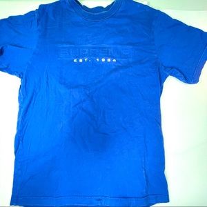 Supreme Embossed Established 1994 Blue Mens Medium Size Short Sleeve Tee Shirt